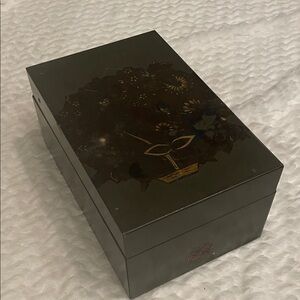 Dark green  Floral pattern metal  Decorative Box
